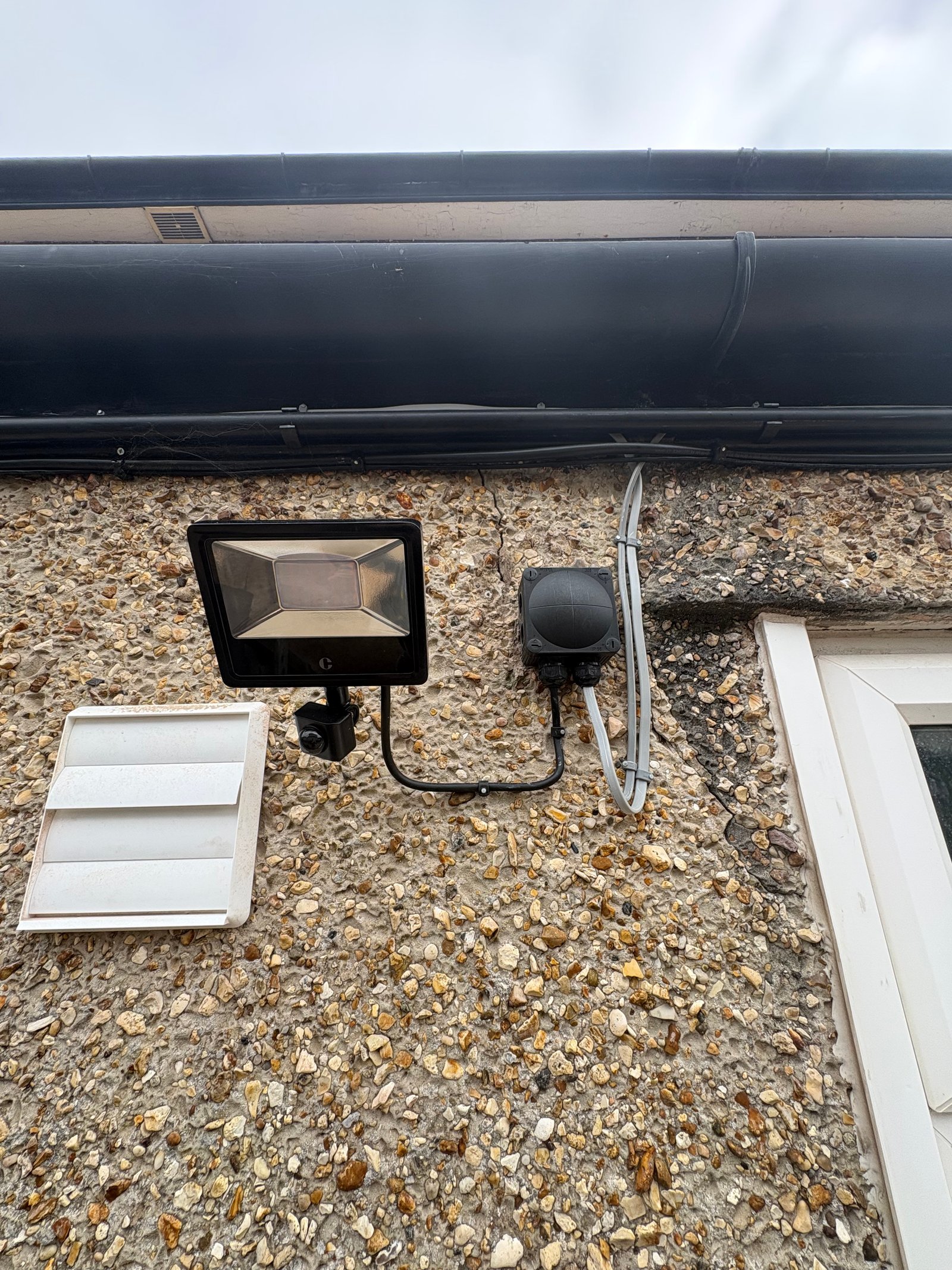 Outdoor sensor light